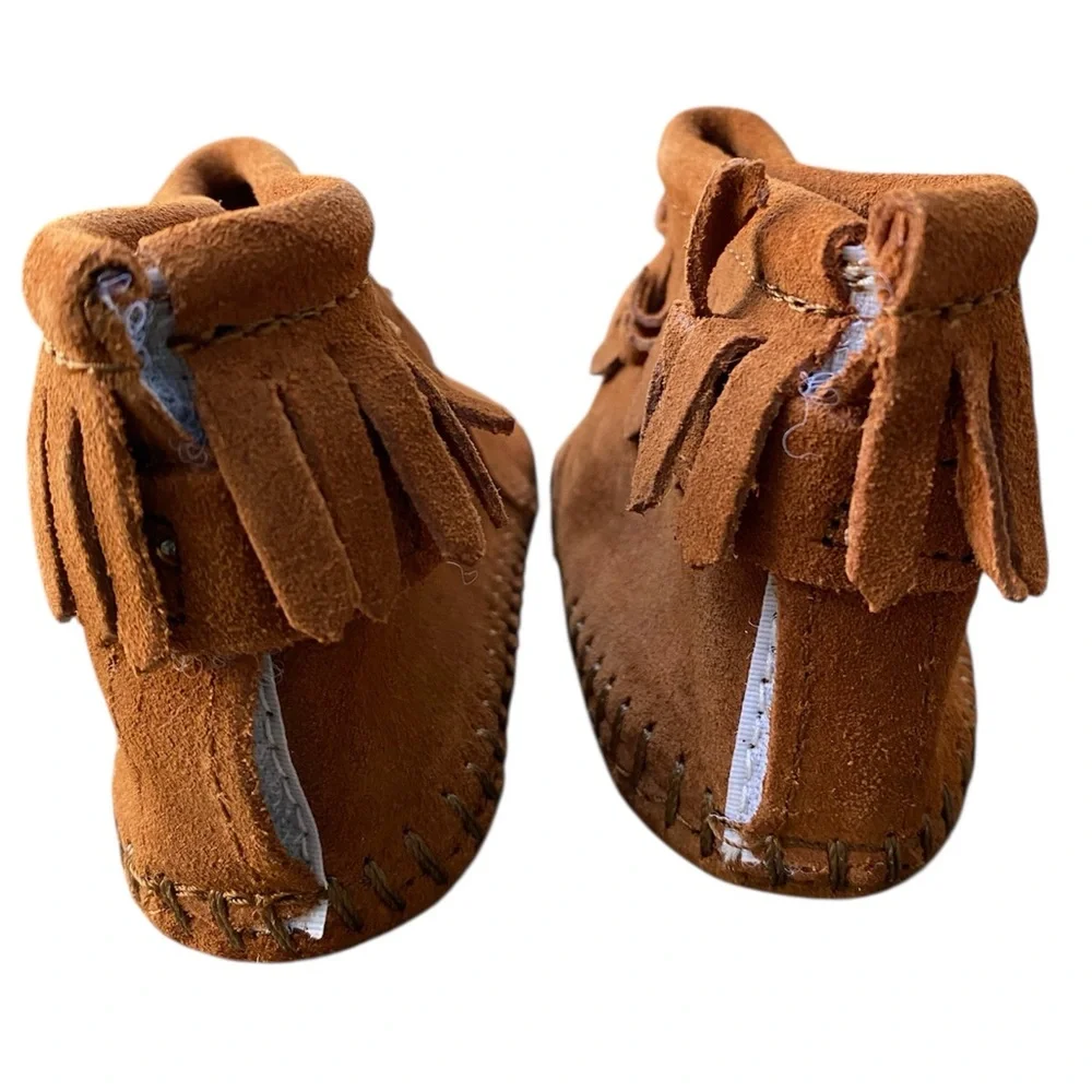 Minnetonka Children's Suede Classic Fringe Bootie size 4